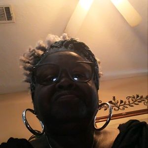 Meet your Posher, Jeannette